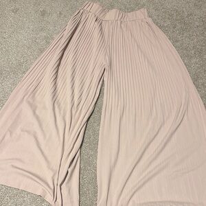 Petal & Pup Pleated Trousers in Soft Beige